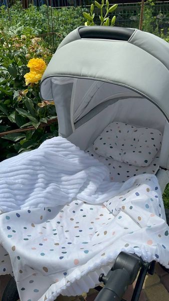 Комплект постілі в коляску 3в1 (простинь непромокаюча на резинці) Плямки Білий / Бірюзовий 43820 фото