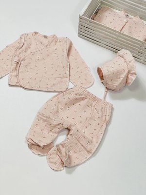 Мусліновий комплект 3в1 для немовлят із зовнішніми швами на 56 см Квіти Рожевий 38018 фото